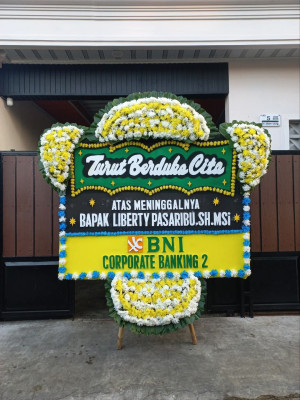 Papan Bunga Duka di Tampu Langit